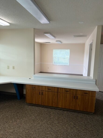 More Photos Of 13910 Fivay Rd, Hudson Medical For Lease