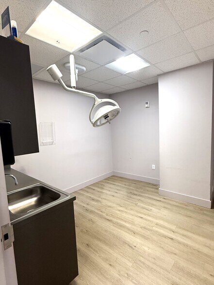 More Photos Of 601 N Federal Hwy, Hallandale Beach Office For Lease
