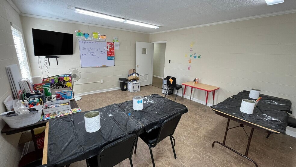 More Photos Of 3898 Kernersville Rd, Winston-Salem Specialty For Sale