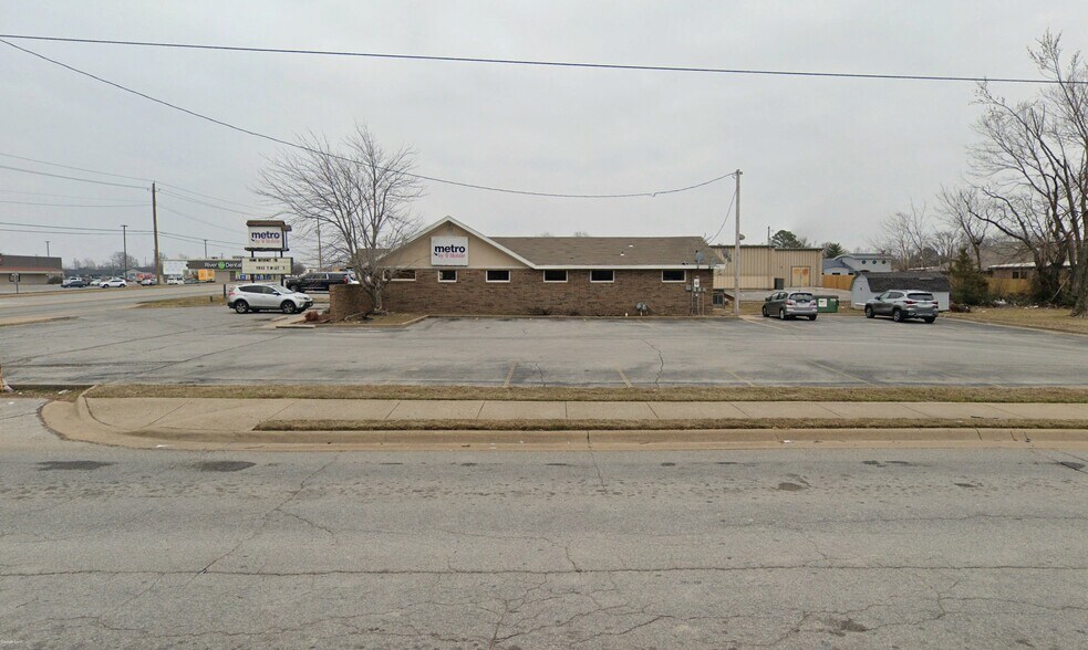 More Photos Of 2010 W Walnut Street, Rogers Land For Lease