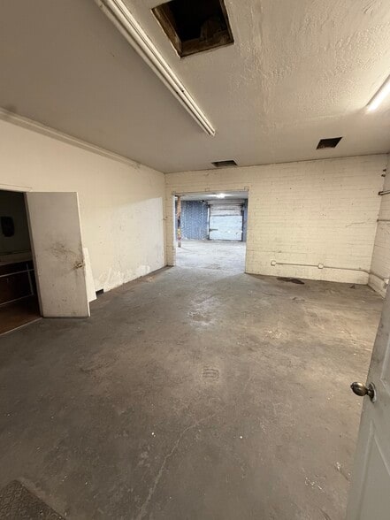 More Photos Of 4318 W Glendale Ave, Glendale Auto Repair For Lease