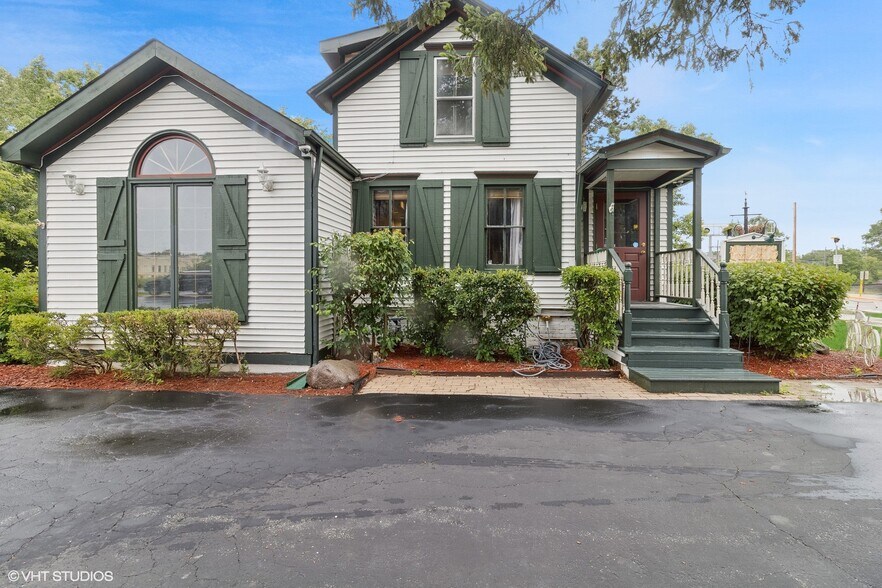 More Photos Of 438 N Hough St, Barrington Office For Sale