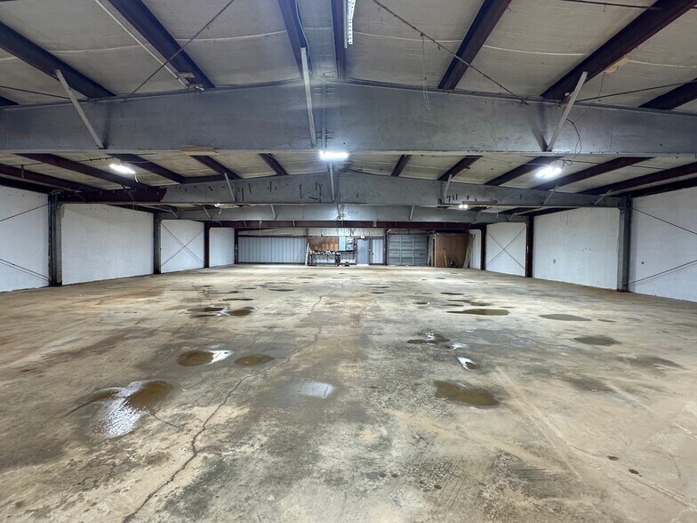 More Photos Of 591 Walker Rd, Columbus Light Manufacturing For Lease