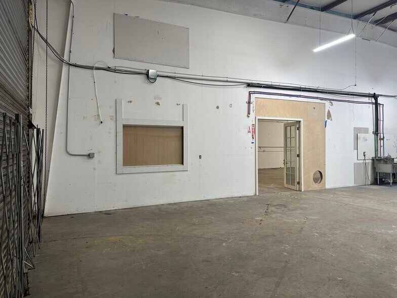 More Photos Of 2501 Jennings St, San Francisco Manufacturing For Lease