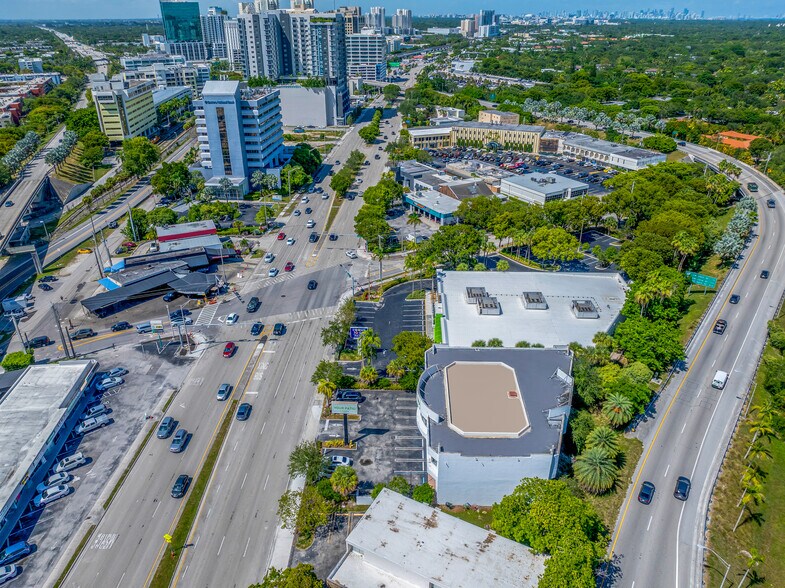 More Photos Of 9855 S Dixie Hwy, Pinecrest Freestanding For Lease