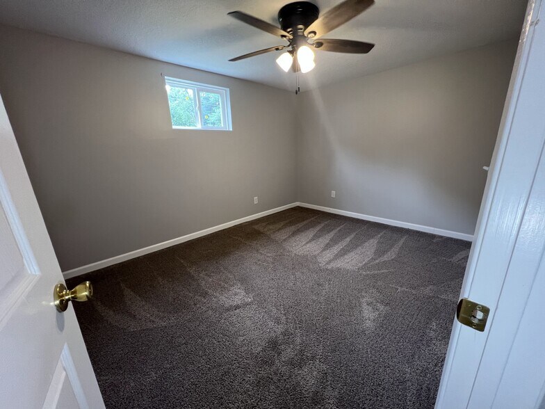 More Photos Of 2271 S Cost a Plenty Rd, Warsaw Apartments For Sale