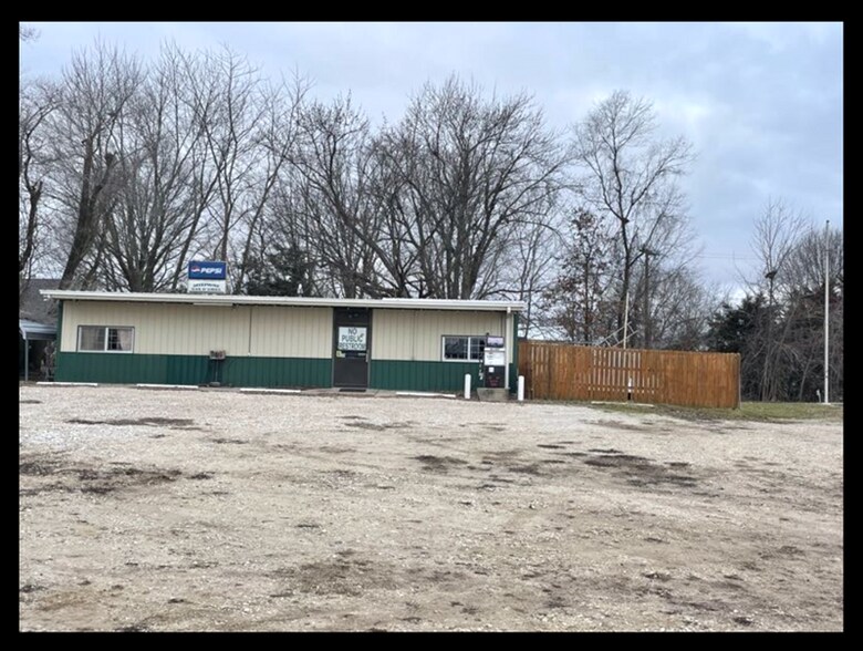 More Photos Of 510 E Main St, Atlanta Convenience Store For Sale