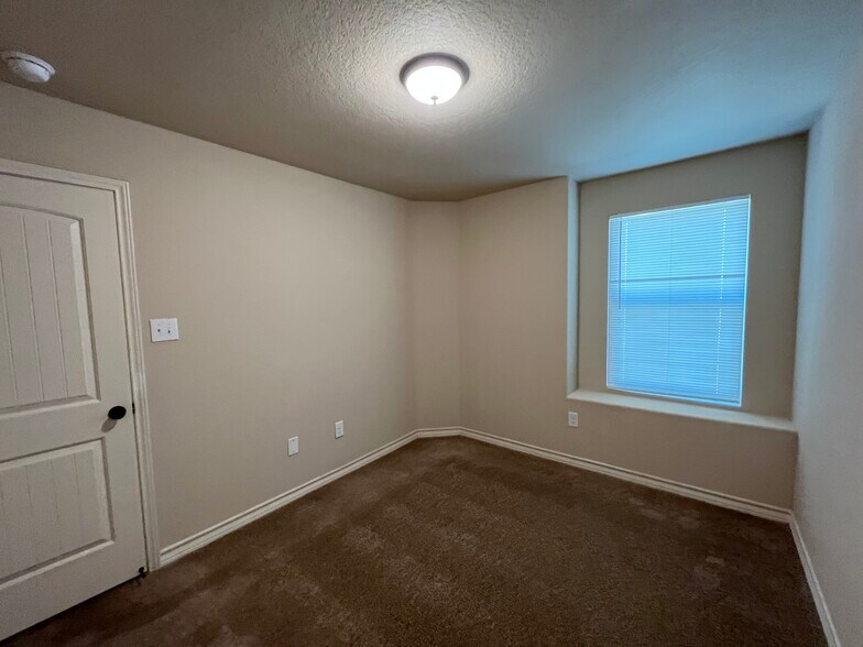 More Photos Of 13903 Annas Way, San Antonio Apartments For Sale