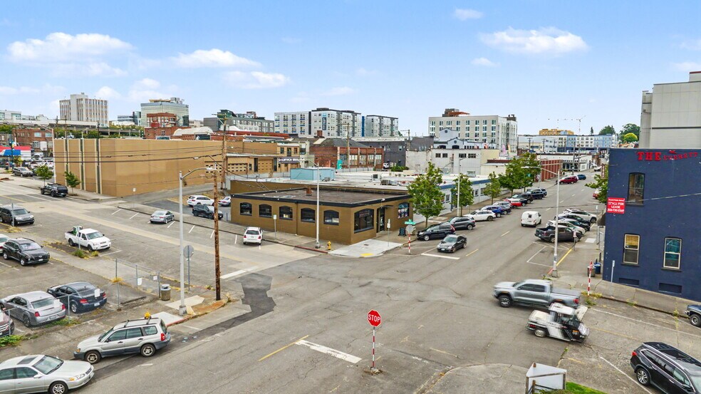 Primary Photo Of 2803-2809 Grand Ave, Everett Light Manufacturing For Sale