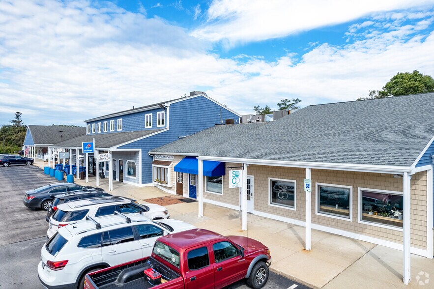 More Photos Of 140 Point Judith Rd, Narragansett Storefront Retail Office For Sale