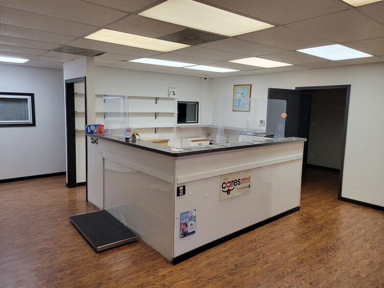 More Photos Of 2920 Mt Vernon Ave, Evansville Storefront Retail Office For Sale