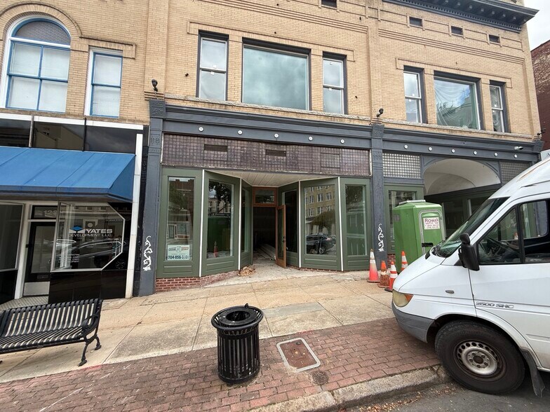 More Photos Of 121 N Main St, Salisbury Storefront Retail Office For Lease