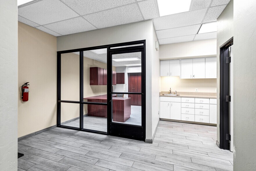 More Photos Of 15405 N 99th Ave, Sun City Medical For Lease