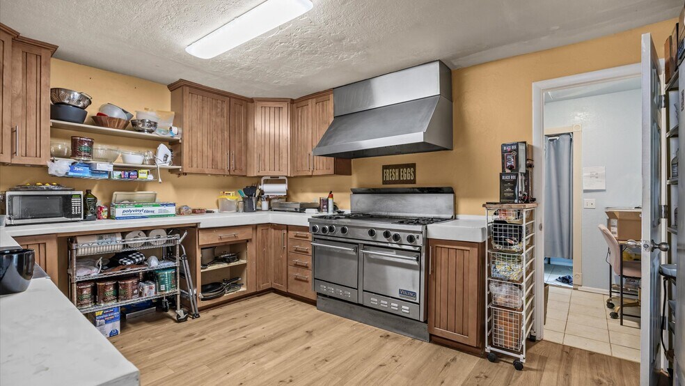 More Photos Of 118 6TH Ave, Ouray Hotel For Sale