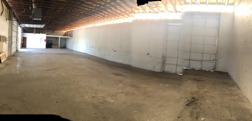 More Photos Of 2060 Warner St NE, Salem Warehouse For Sale