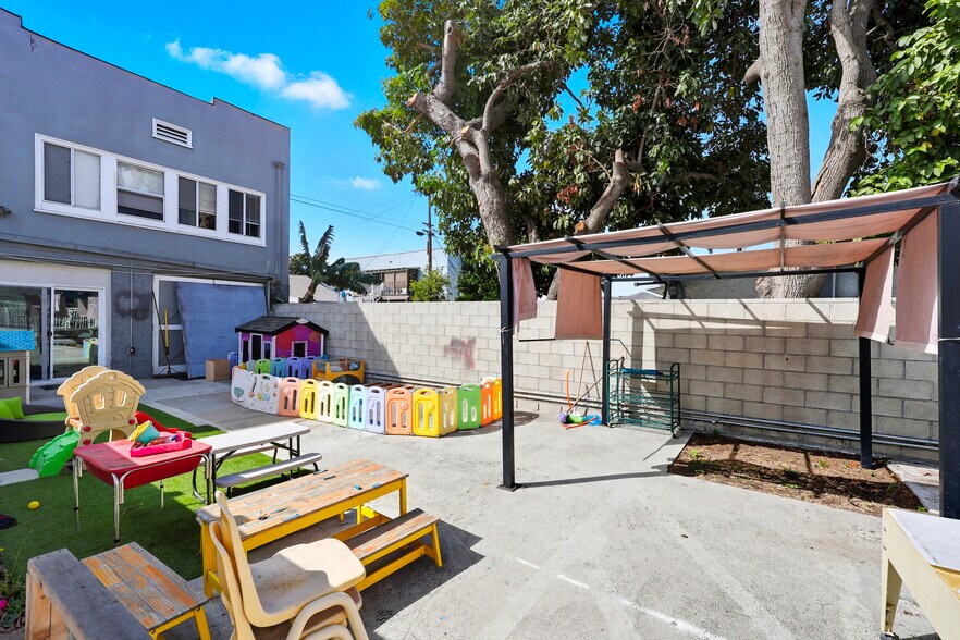 More Photos Of 522 W VERNON Ave, Los Angeles Daycare Center For Sale