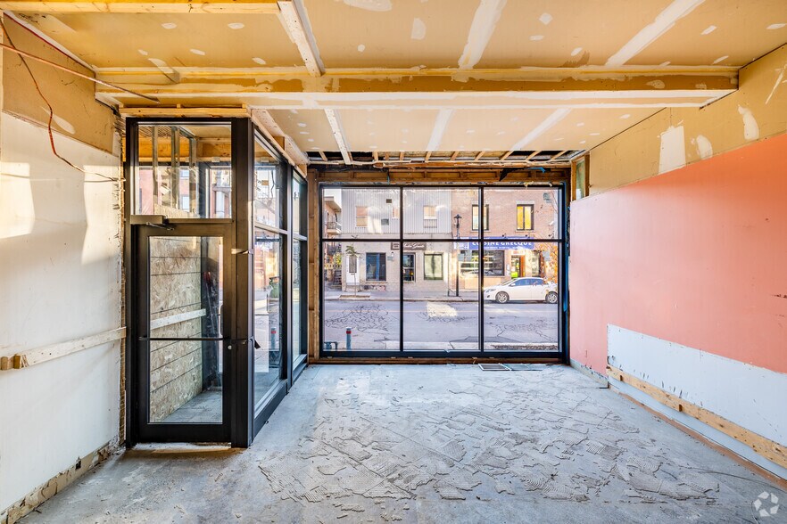 More Photos Of 4351-4357 Rue Notre-Dame O, Montréal Storefront Retail Residential For Sale