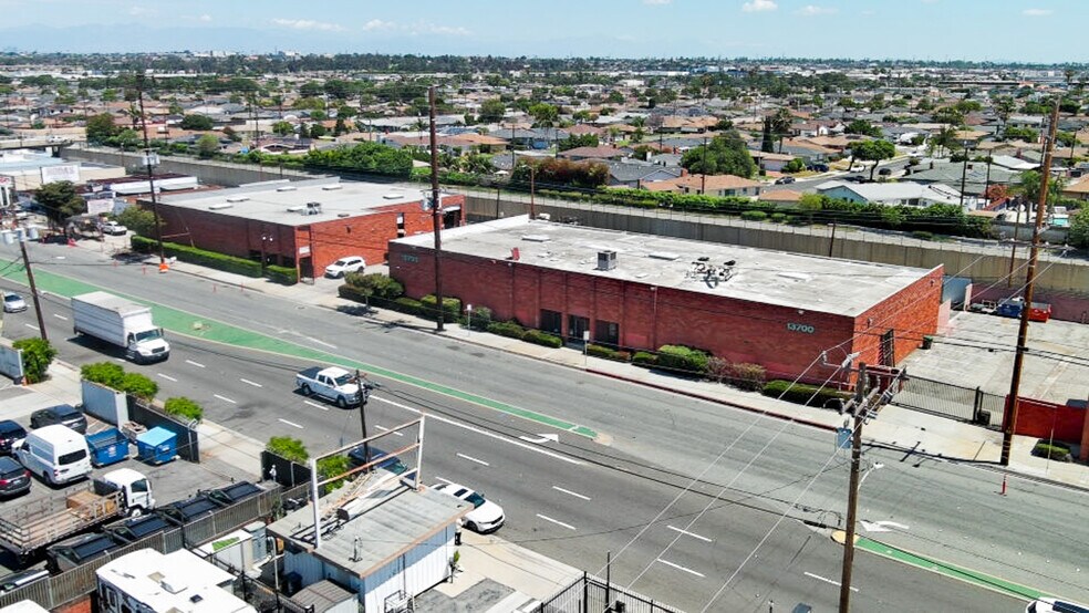 More Photos Of 13700 Crenshaw Blvd, Gardena Warehouse For Sale