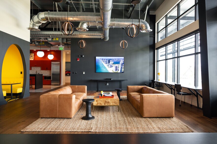 More Photos Of 1910 N Ola Ave, Tampa Coworking Space