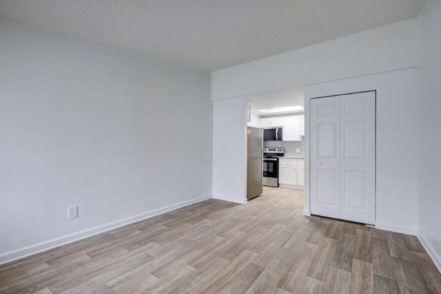 More Photos Of 1529 NE 39th Ave, Ocala Apartments For Sale