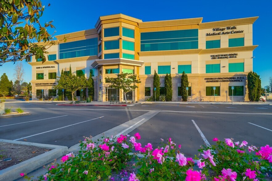 Primary Photo Of 890 Eastlake Pky, Chula Vista Medical For Lease
