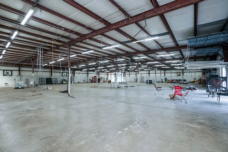 More Photos Of 360 Commerce Blvd, Bogart Distribution For Lease