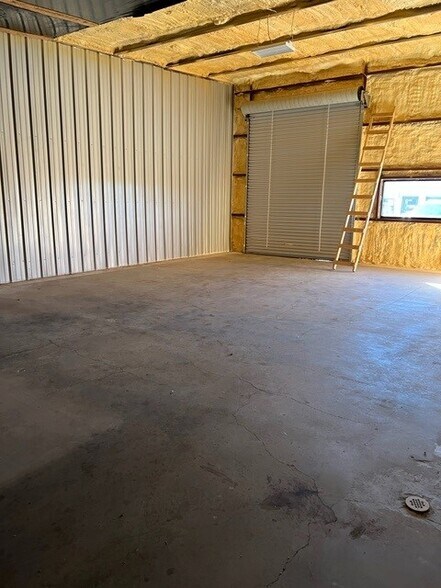 More Photos Of 12440 Trail Driver, Austin Warehouse For Lease
