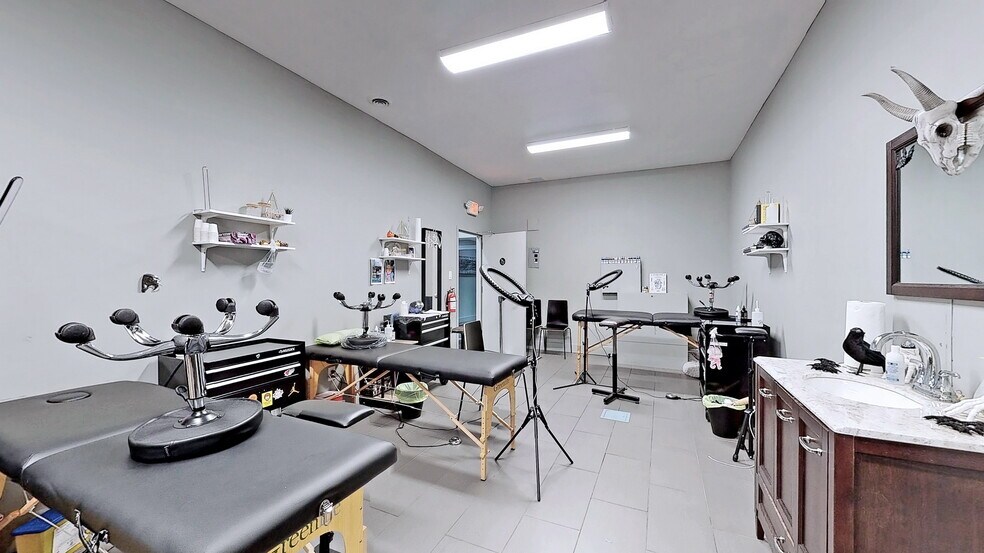 More Photos Of 715-717 Queen St E, Toronto Storefront Retail Office For Lease