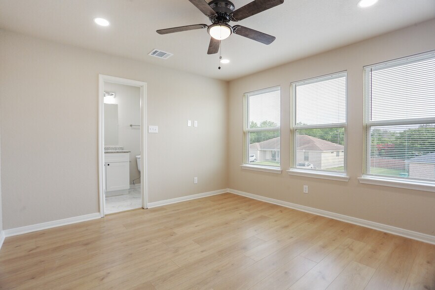 More Photos Of 7210 John Palmer Dr, San Antonio Apartments For Sale