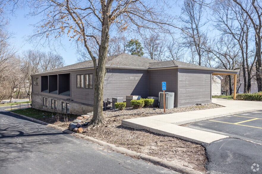 More Photos Of 5001 SW 9th St, Des Moines Office For Lease