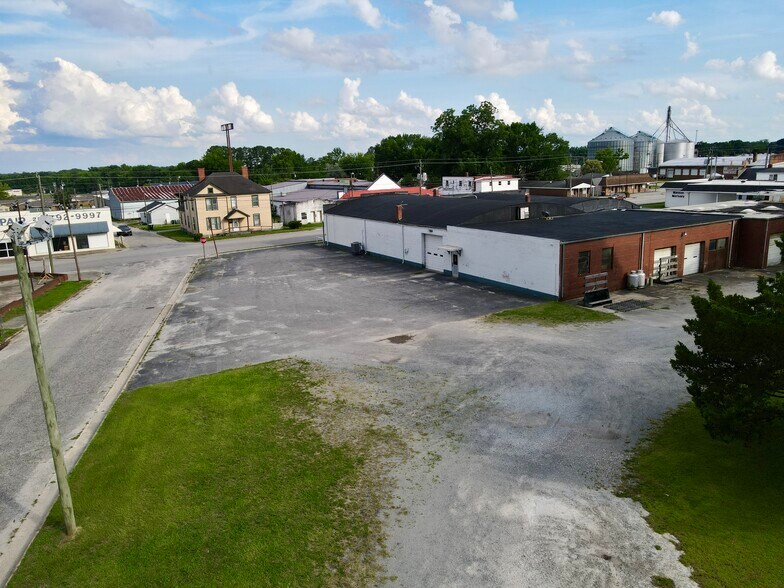 More Photos Of 403 Washington St, Williamston Office For Sale