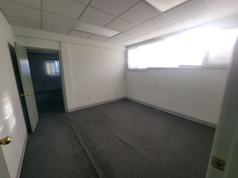 More Photos Of 3861 15th Av, Prince George Storefront Retail Office For Lease