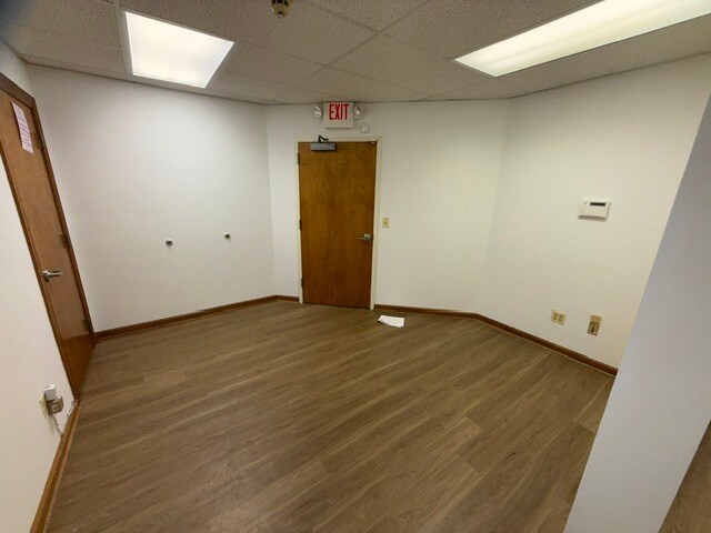 More Photos Of 121 Union Ave, Middlesex Office Residential For Lease