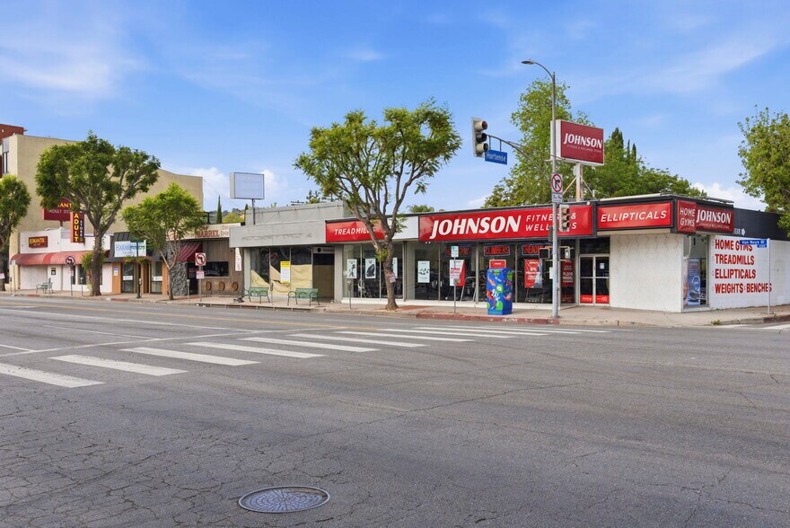 More Photos Of 4553 Van Nuys Blvd, Sherman Oaks Storefront For Lease