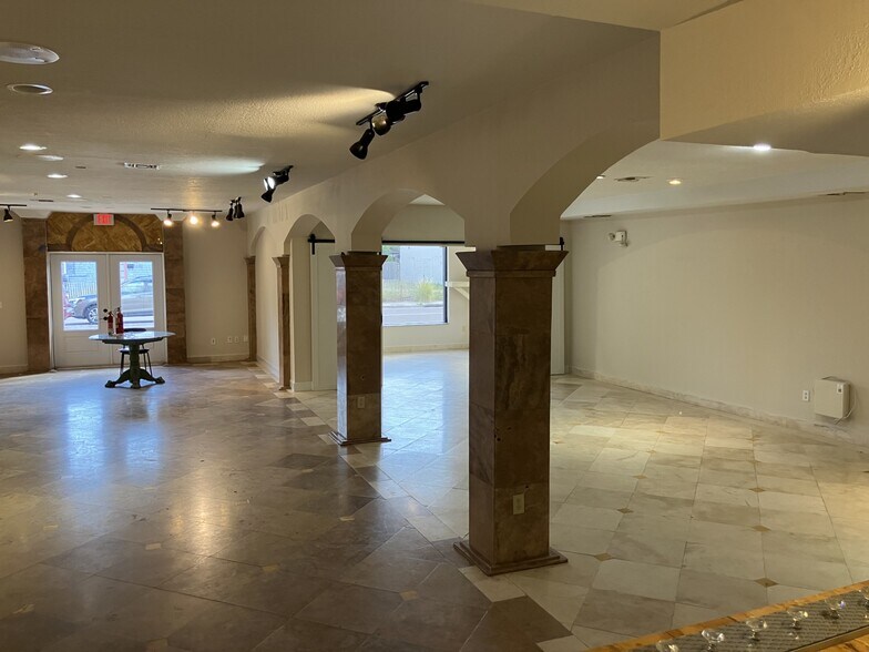 More Photos Of 3109 W Bay To Bay Blvd, Tampa Freestanding For Lease