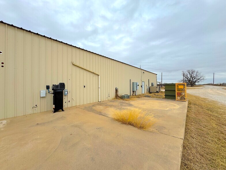 More Photos Of 398 Meeks Bnd, Millsap Industrial For Sale