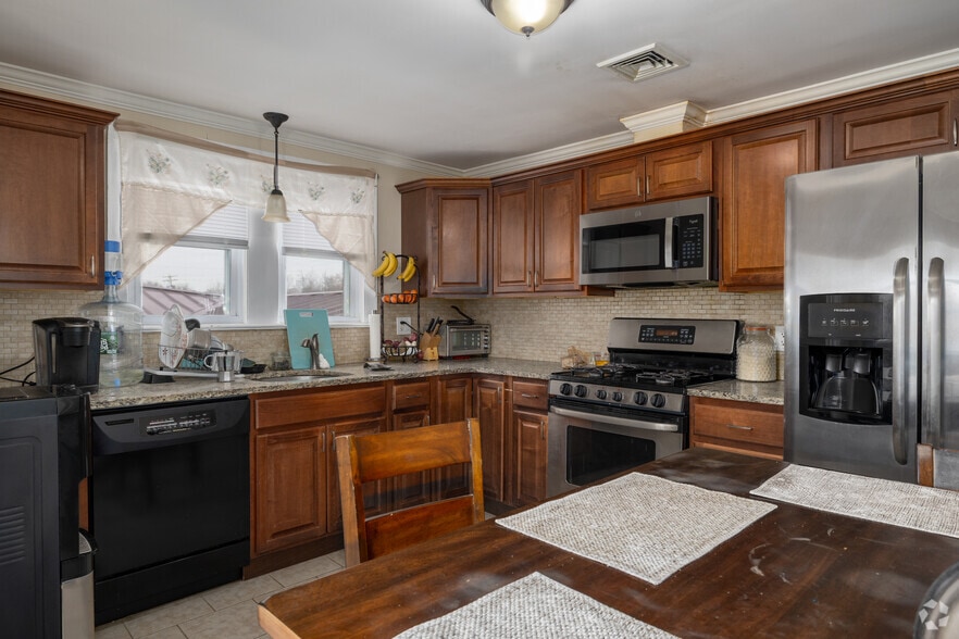 More Photos Of 651-657 US Highway 22 E, White House Station Freestanding For Sale