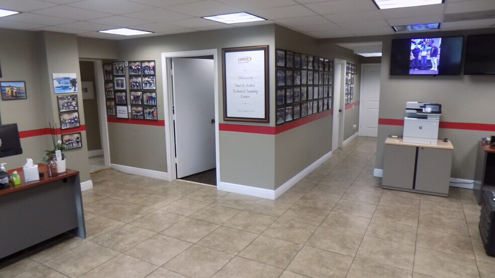 More Photos Of 1109-1111 NE 7th Ave, Fort Lauderdale Warehouse For Sale