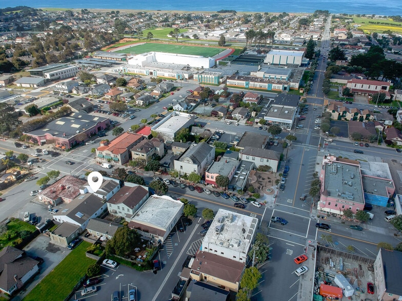 More Photos Of 535-539 Main St, Half Moon Bay Storefront Retail Residential For Sale