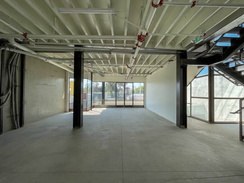 More Photos Of 8463-8465 Melrose Ave, West Hollywood Restaurant For Lease