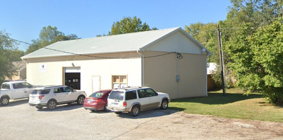Primary Photo Of 704 S Metcalf Rd, Louisburg Warehouse For Sale