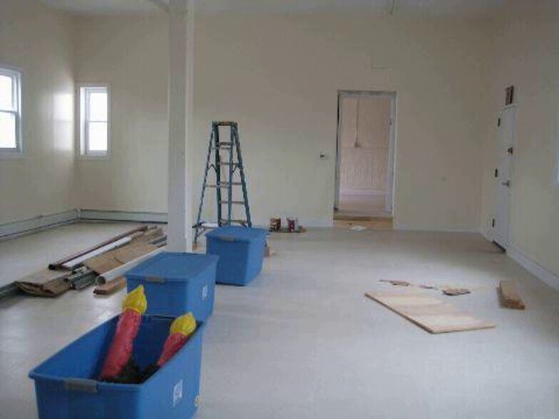 More Photos Of 9216 95th Ave, Ozone Park General Retail For Sale