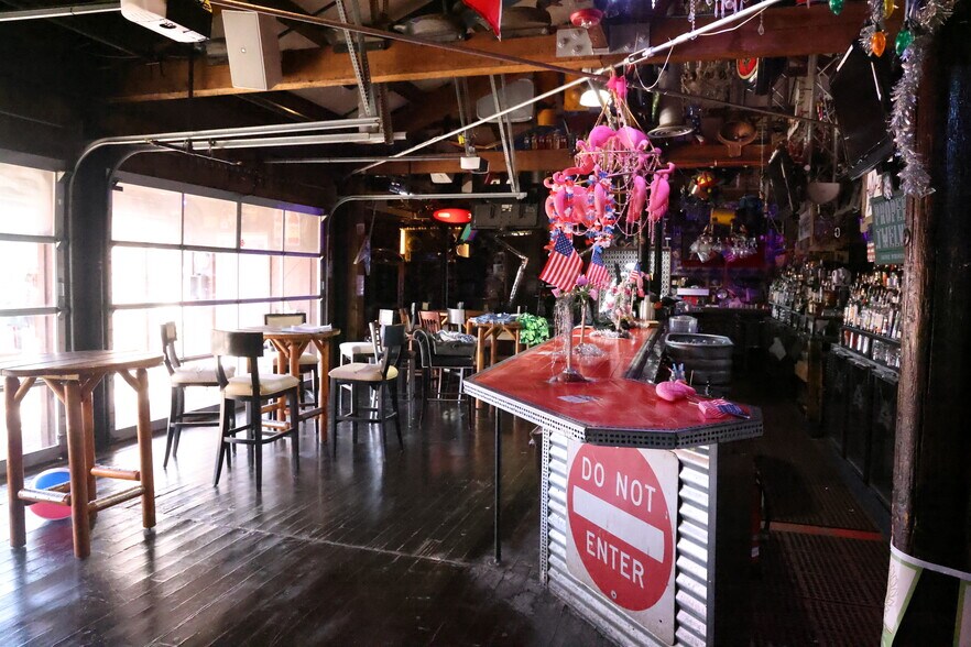 More Photos Of 3330 N Academy Blvd, Colorado Springs Bar For Lease