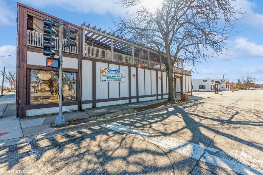 More Photos Of 3 S Old Rand Rd, Lake Zurich Storefront Retail Residential For Sale