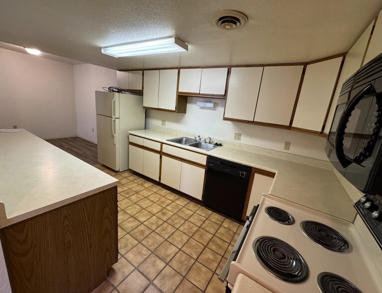 More Photos Of 3601 Westwind Dr, Ozark Apartments For Sale