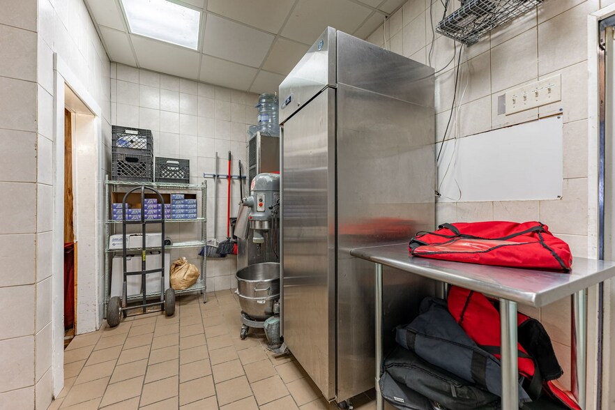 More Photos Of 132 N State St, Belvidere Restaurant For Sale