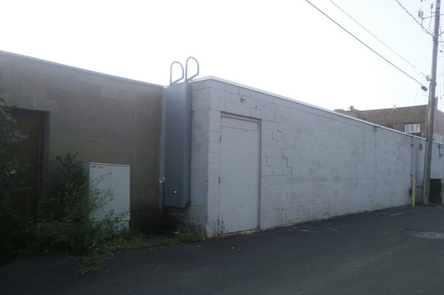 More Photos Of 1939 5th Ave E, Hibbing Sports And Entertainment For Sale