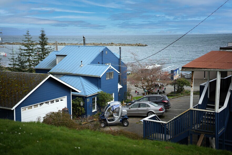 More Photos Of 291 Front St, Sekiu Hotel For Sale