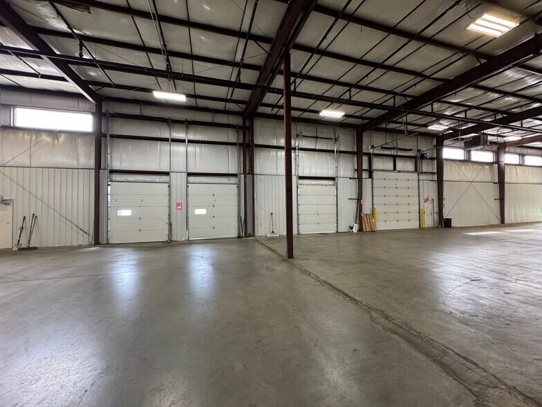 More Photos Of 2830 Atlas Ave, Oshkosh Warehouse For Lease