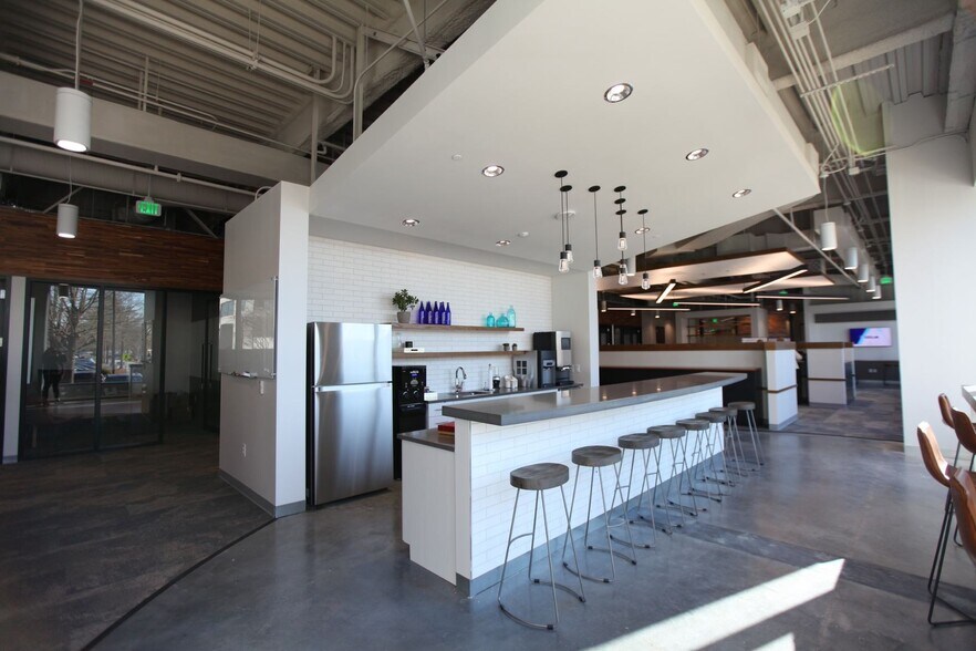 More Photos Of 2000 CentreGreen Way, Cary Unknown For Lease